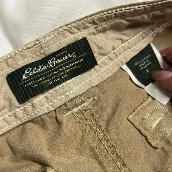 Eddie Bauer Tan Khaki Cargo Capris - Picture 4 of 5